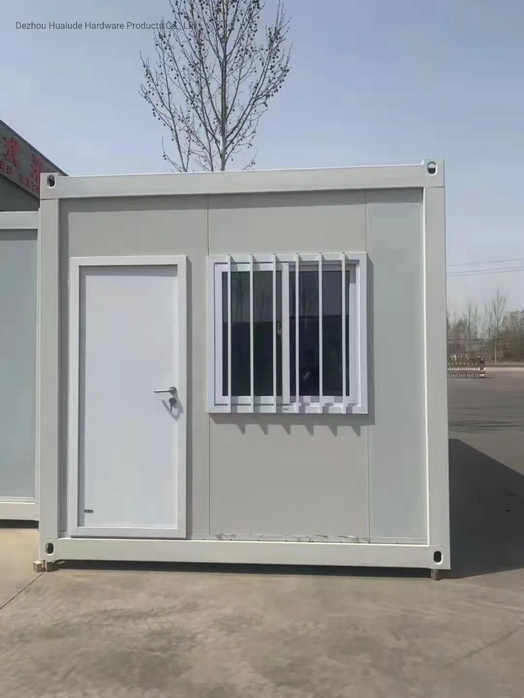 Versatile Compact House Design for Efficient Work Environments