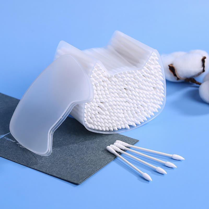 300 Disposable Cleaning Cotton Swabs Packed in a Cartoon Cat-Themed Box.