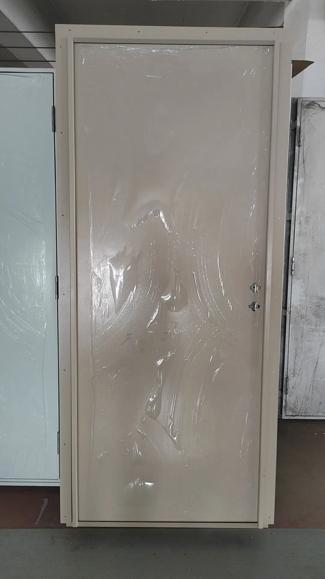 Водонепроницаемая металлическая дверь для контейнерных домов