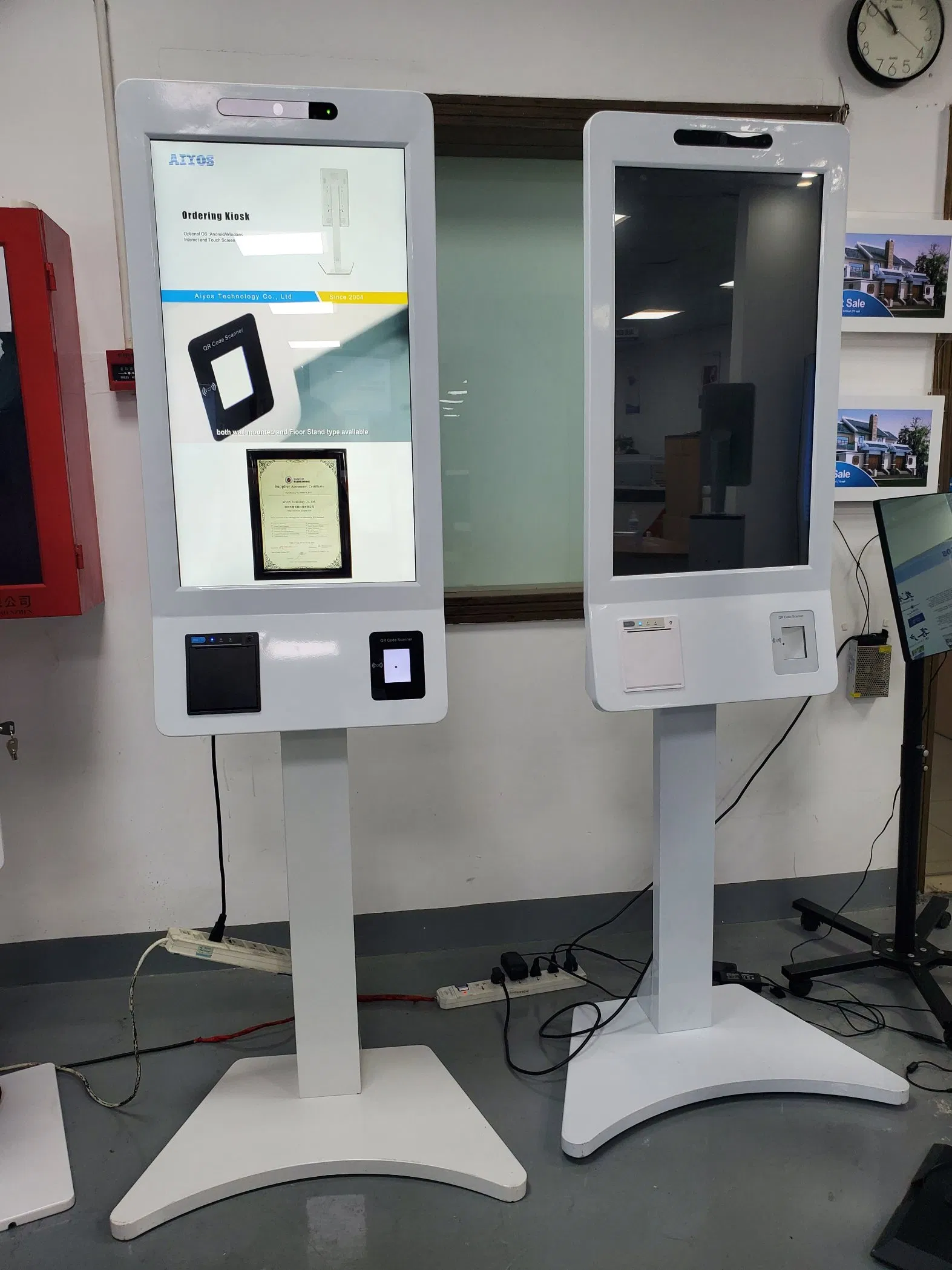 32 Inch Touch Screen Payment Kiosk NFC Card Reader Self Service Kiosk Bar Code Reader