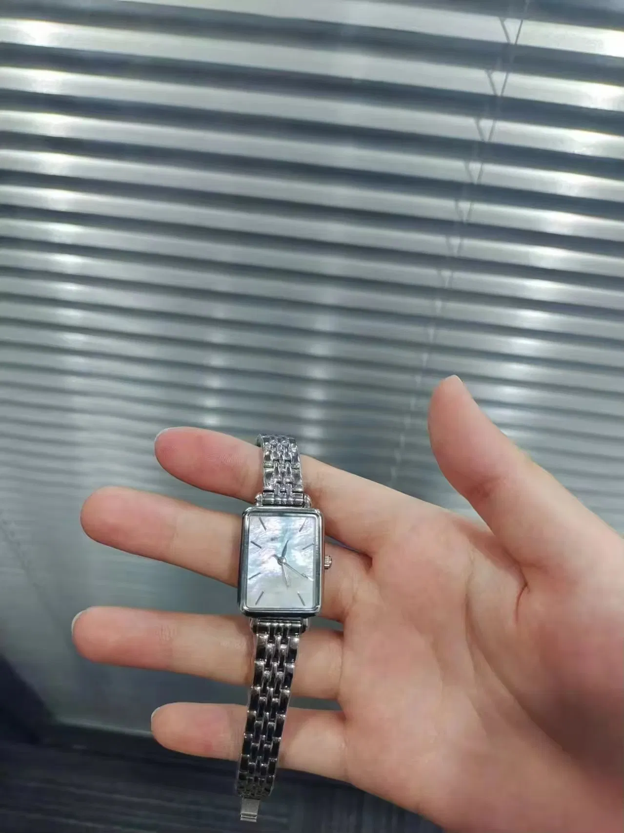 Luxurious Custom-Made, Simple and Elegant, Fashionable, Ultra-Thin Luxury Ladies' Watches