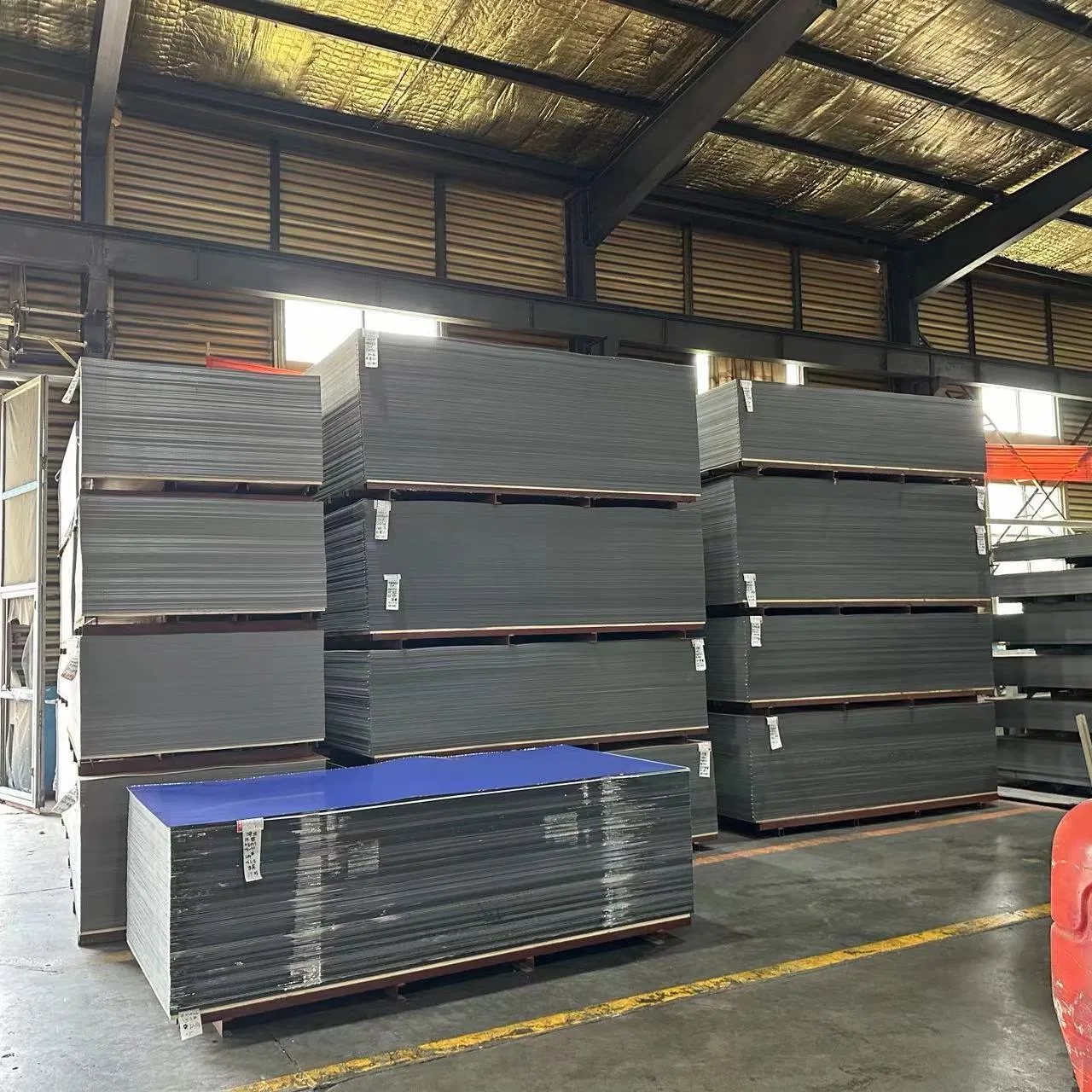 Алюминиевые композитные панели для стен и рекламы