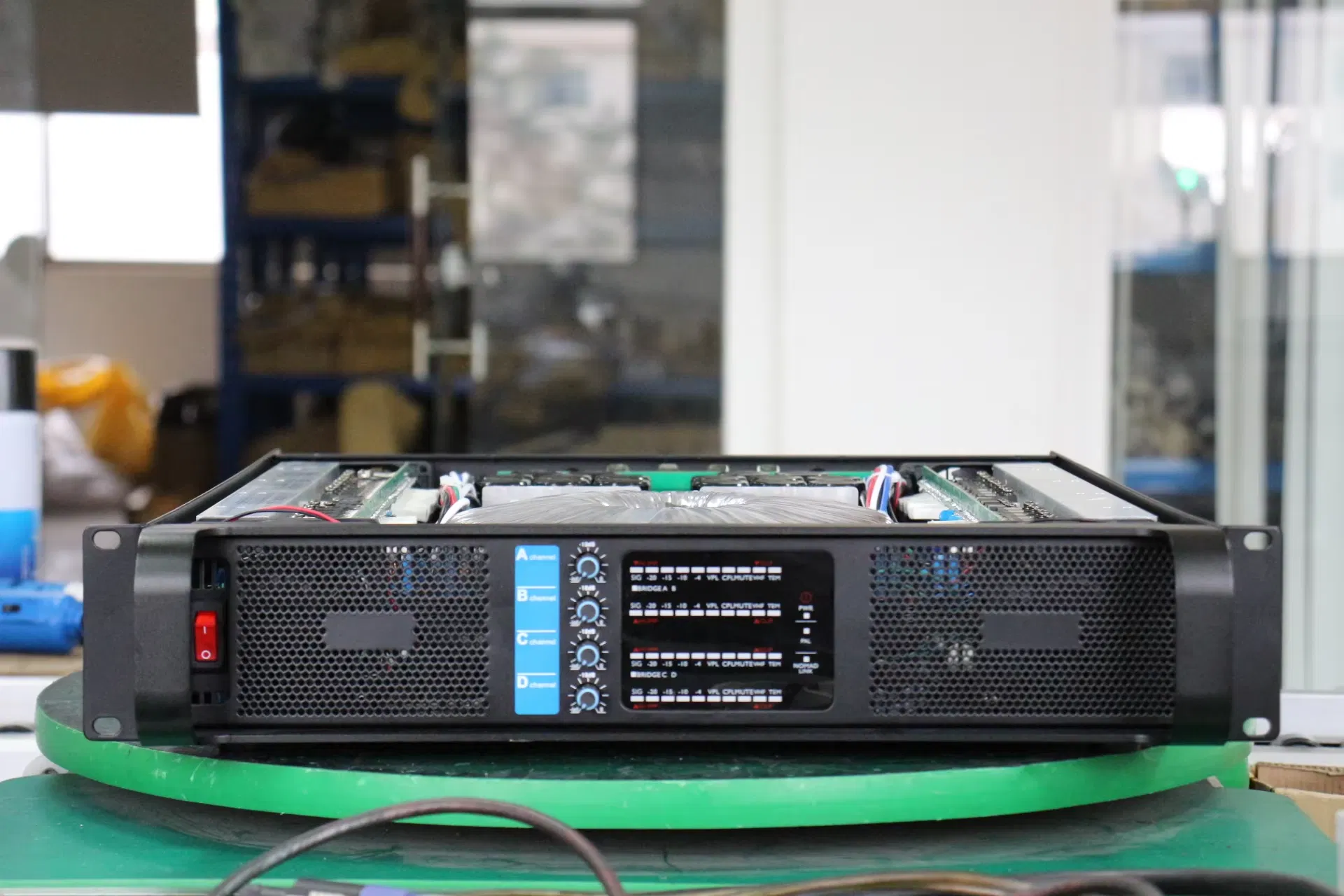 New Product Home Audio Stereo Amplifier 4 Channel 1ooowatt Audio DJ Fp10000q