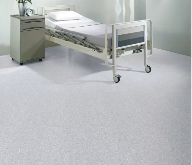 Hospital Thickened Wear Resistant Anti Static Homogeneous Translucent PVC Flooring