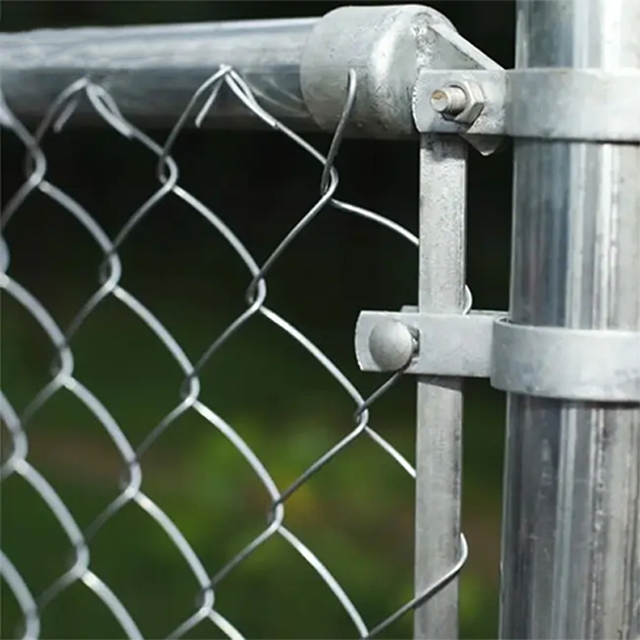 Iron Fences Chain Link Fence Stadium Customizable Green Coated Iron Net Playground Protection Safety Net Wire Mesh Fence