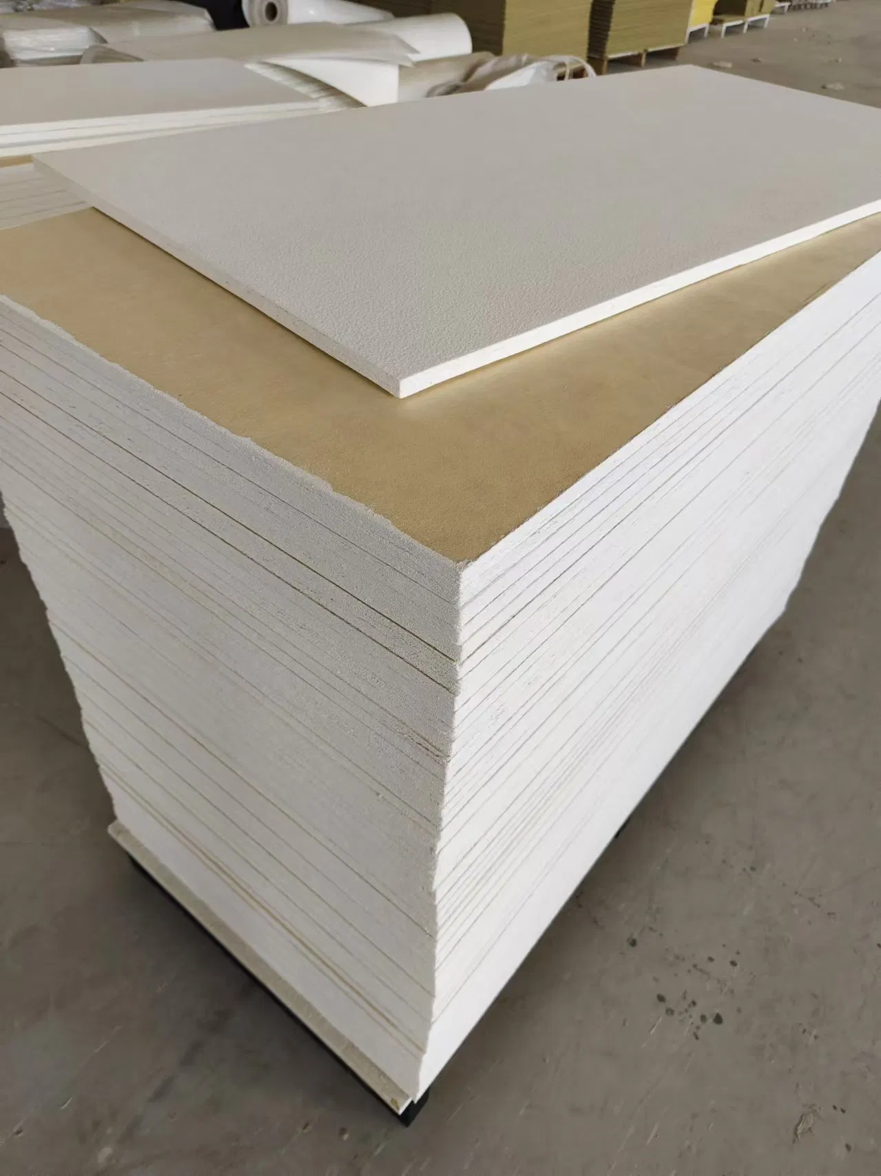 Factory Supply Commercial Insulated False Ceiling Panels Ceiling Tiles Interior Decoration Ceiling Acoustic Fiberglass Panels