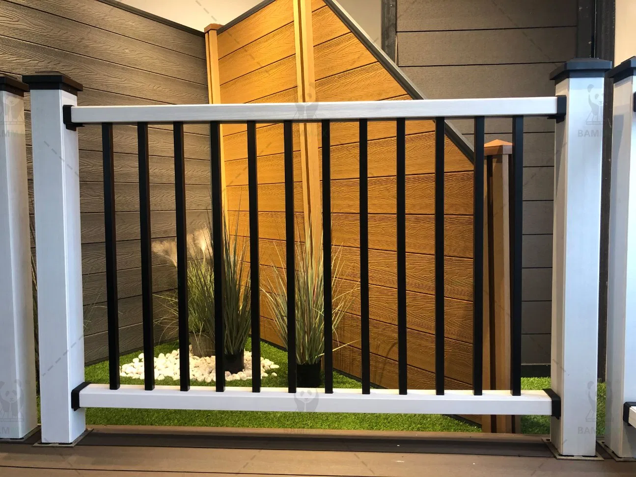 Eco-Friendly Low Maintenance Easily Assemble Anti-Fade Anti-UV Waterproof Windproof WPC Outdoor Rail