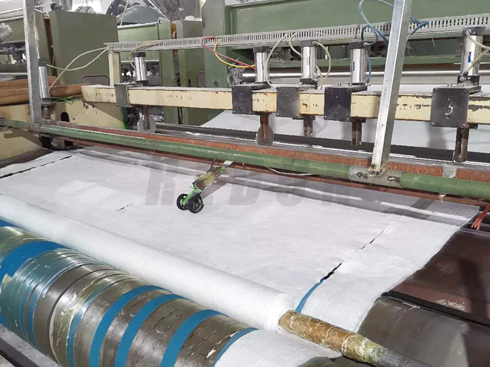 Superfine Glass Fiber VIP Raw Material 0.1-3um Ultra-Fine Glass Fiber / Cryogenic Insulation Wool