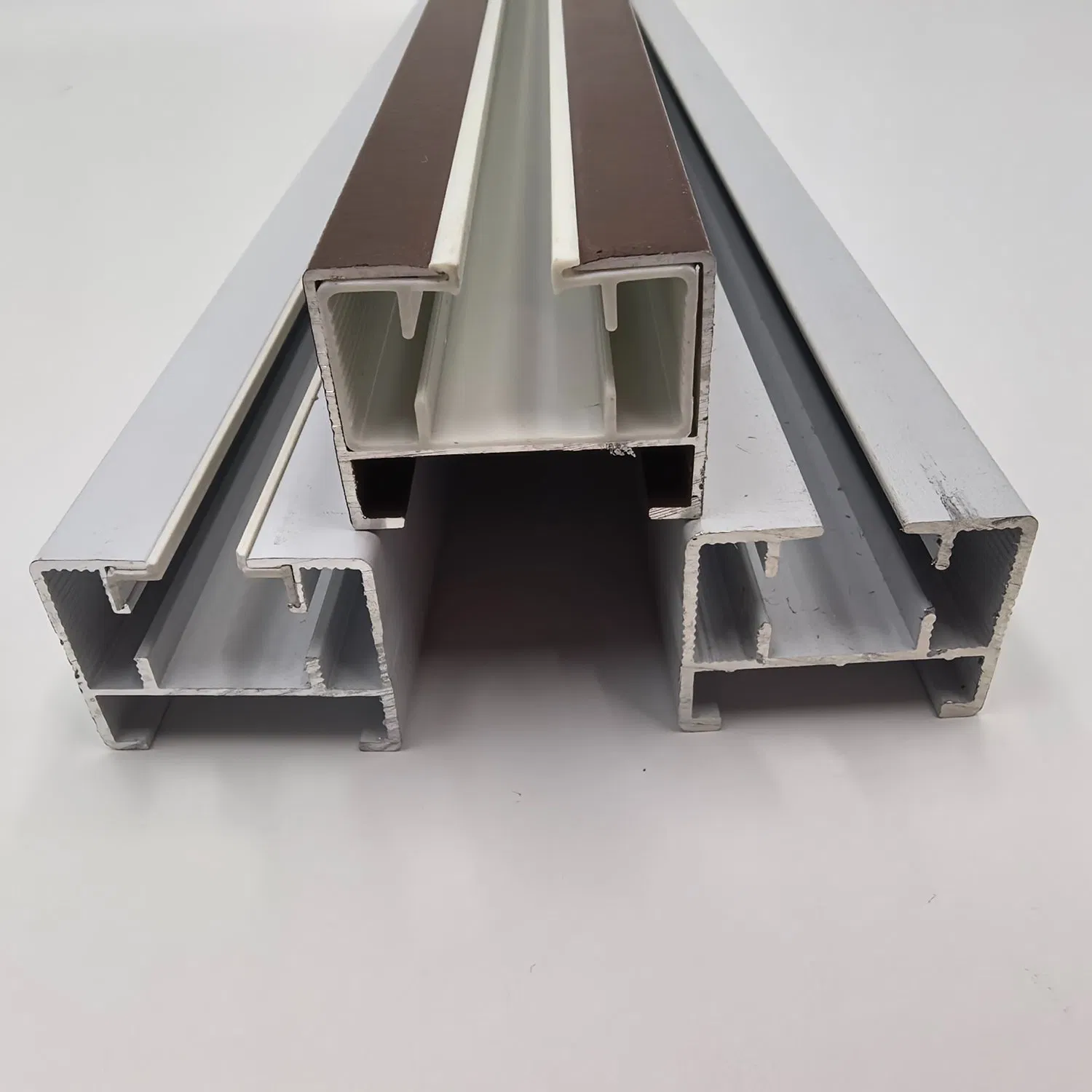 Anodized Corrosion-Resistant Aluminum Curtain Track for Medium-Heavy Curtain Systems