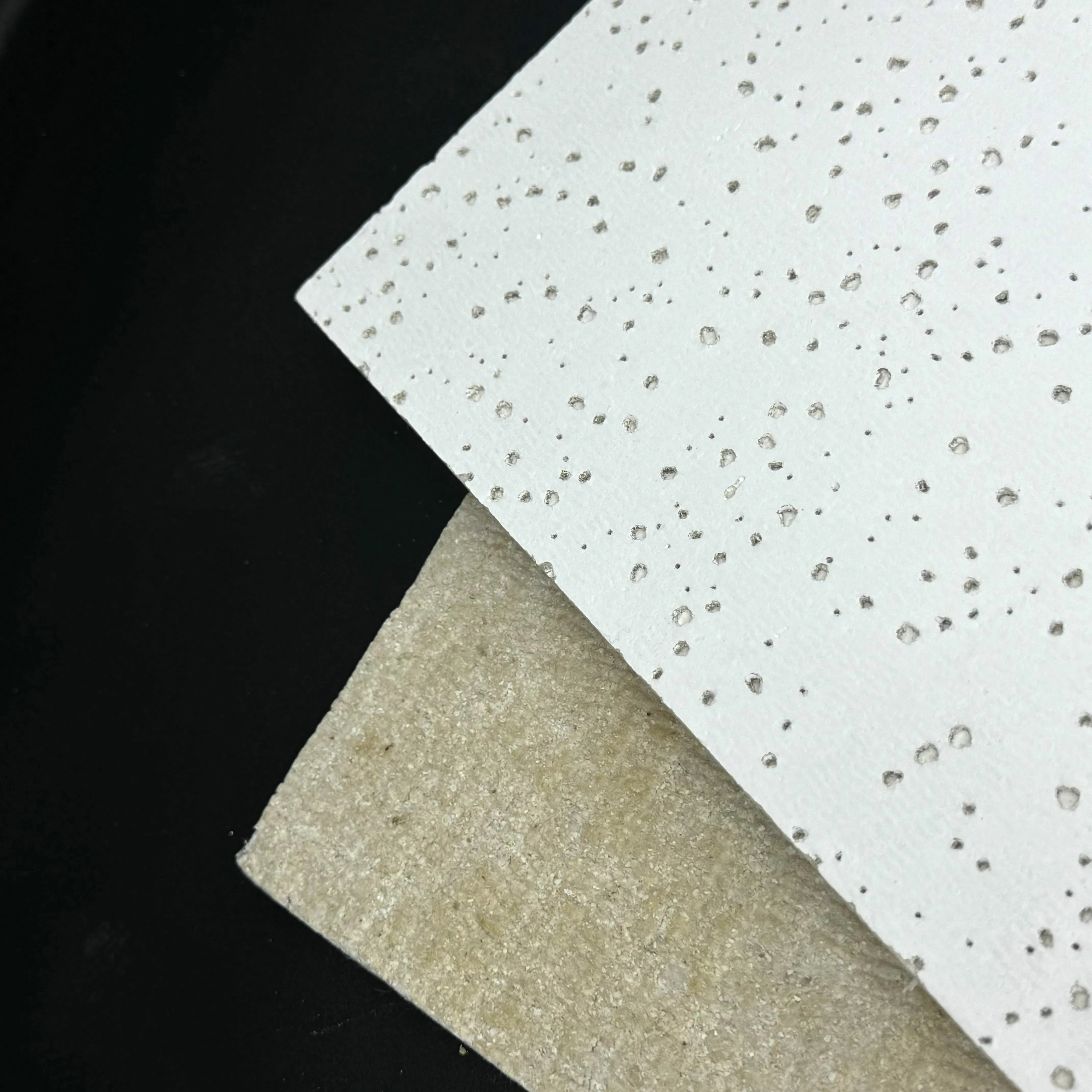 Fine Fissured Surface Mineral Fiber Ceiling Tile 2X2 for Commercial Ceilings with Fire Resistance