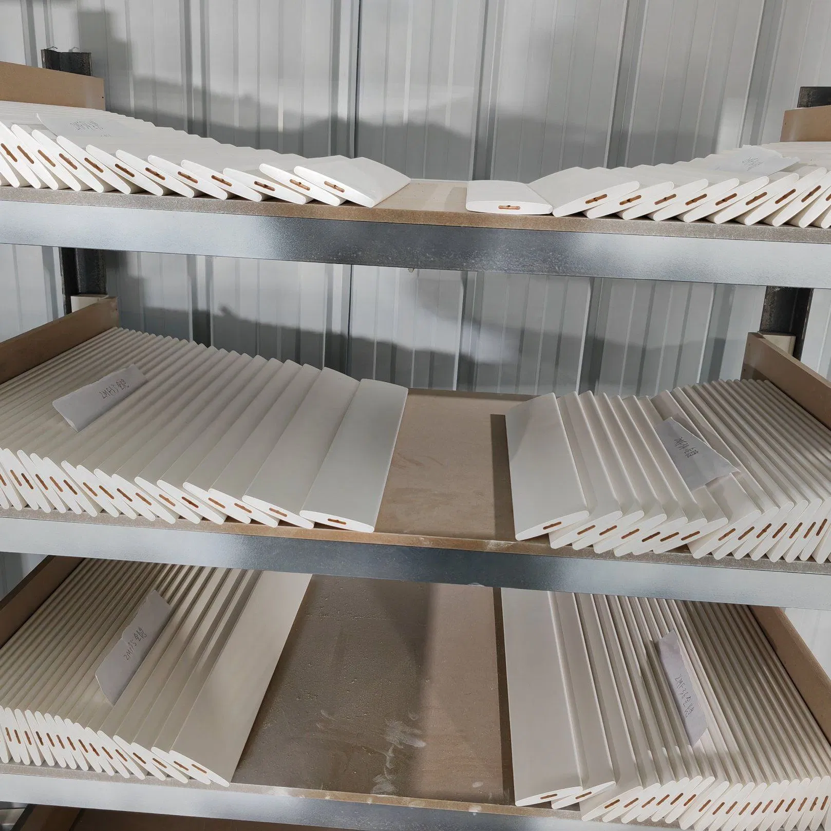 Factory Price Plantation Shutters Wood Louvered Windows Shutter Simple Style Wooden and PVC Shutters for Interior Window Decoration