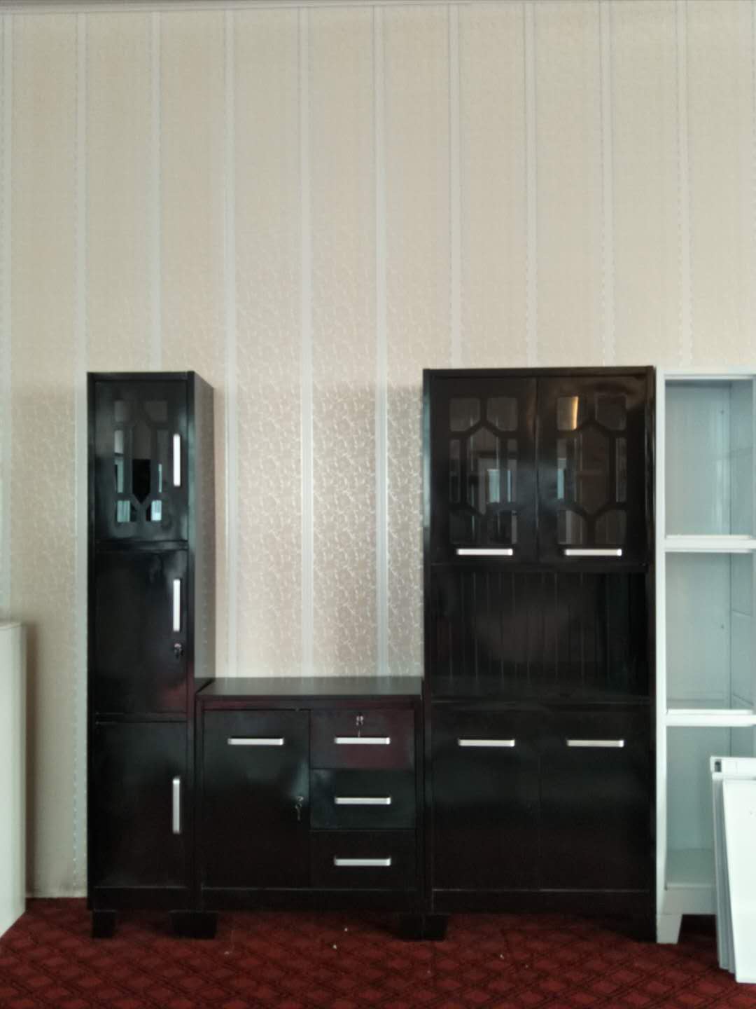 Шкаф металлический для кладовой хозяйственный