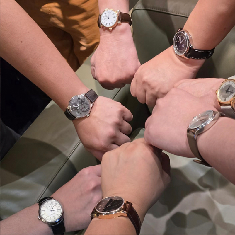 Super Clone Automatic Watch Swiss Precision Movement High End Replica Version