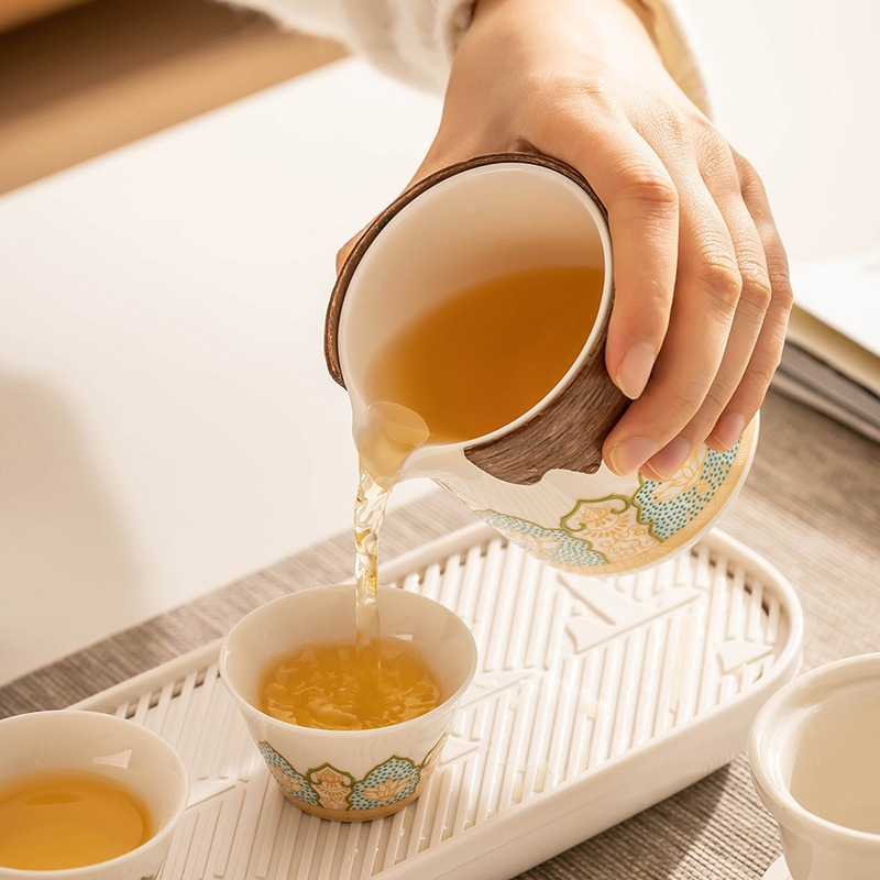 Ретро чайный набор из белой керамики с 4 чашками и банками