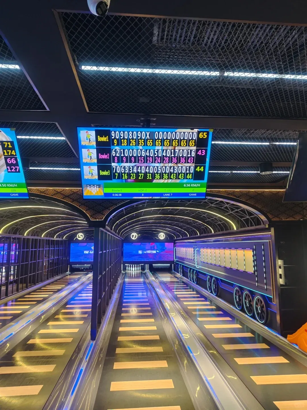 HPL Fireproof Board Compact Laminate for Bowling Lane Side Panels Wall Protection Use