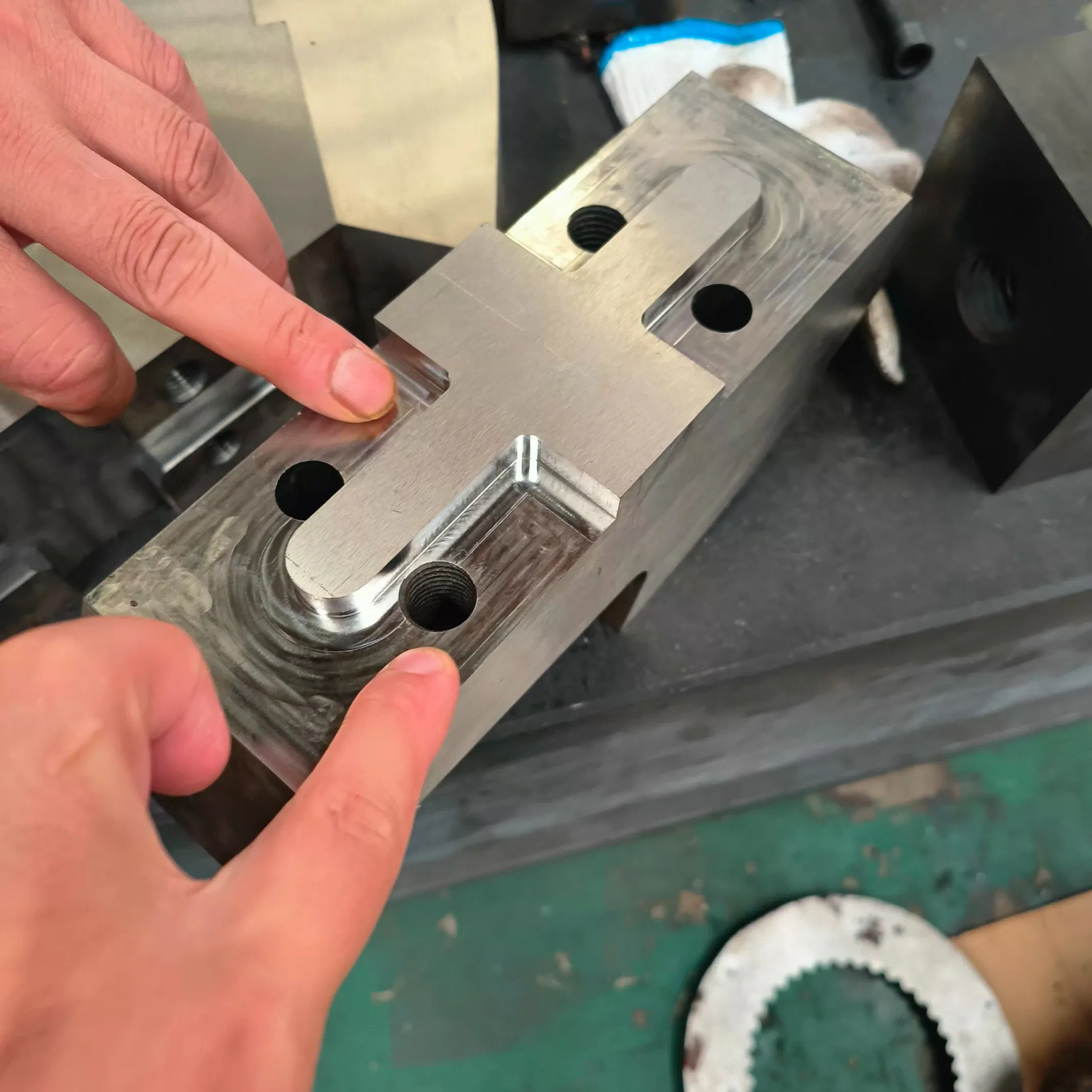 Renda Cross Segmented Split Shredder Knife Zato Design