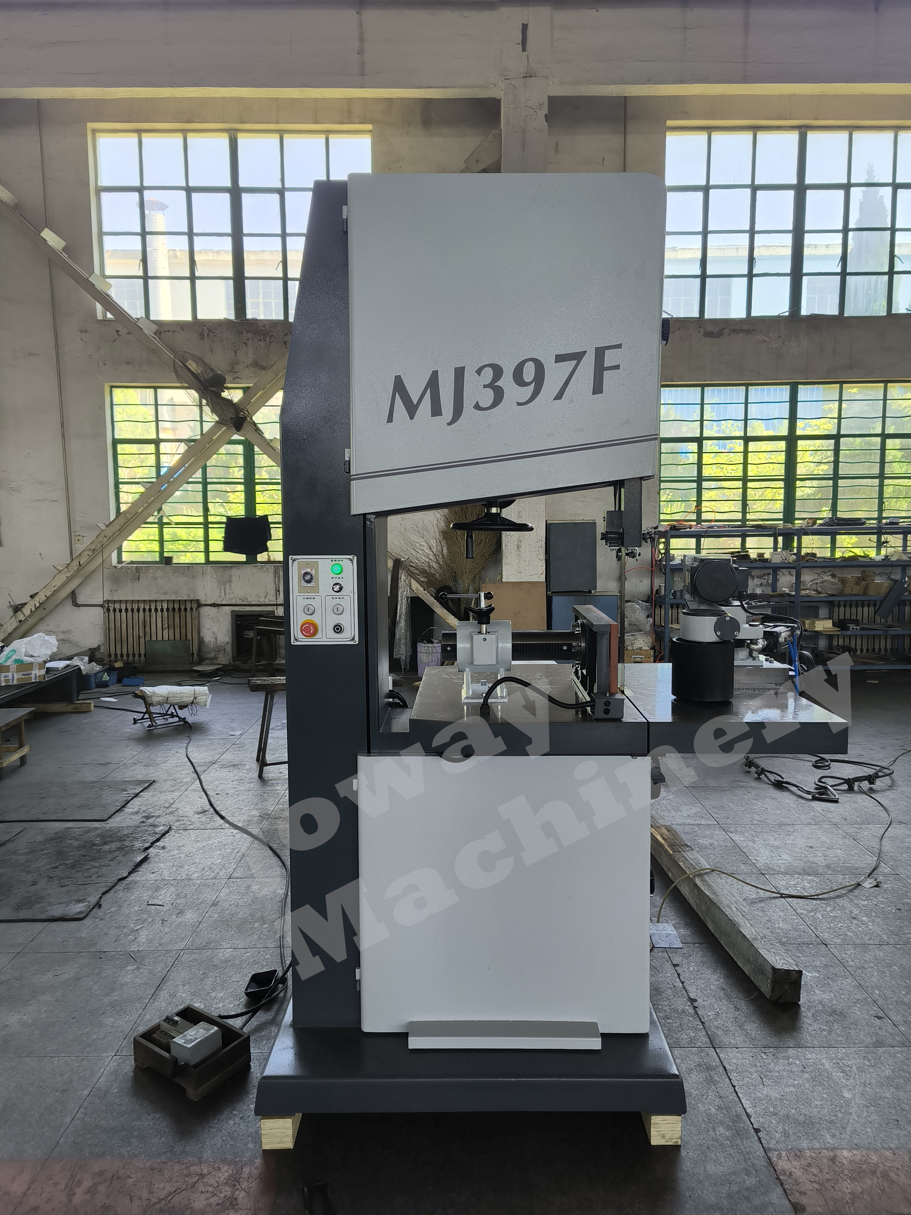 Ленточная пила вертикальная 24 дюйма универсальная дерево металл MJ345E