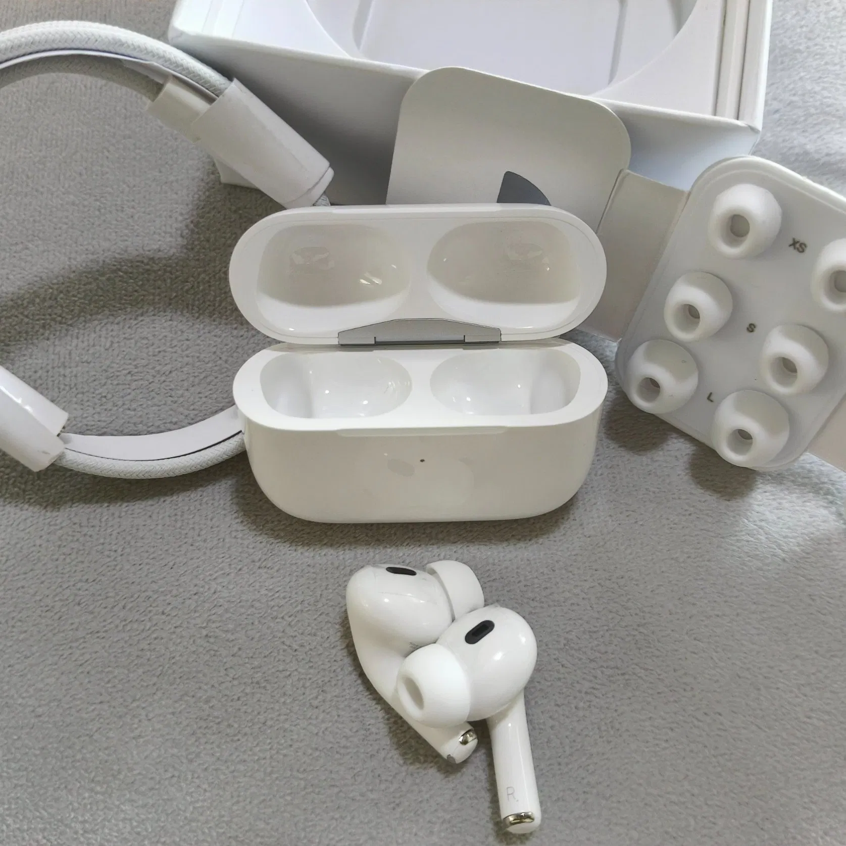 Quick Grab! New 1: 1 Air PRO 2 Earbuds - High Quality Noise Reduction, Super Cost-Effective