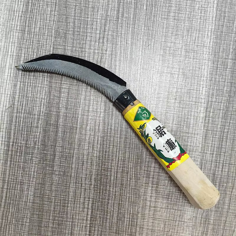 Factory Wholesale Tooth Sickle Agricultural Tools Small Grass Cutting Wooden Handle Sickle