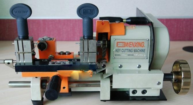 High Double-Key Copy Machine, Safe Lock Machine, Tubular Key Machine (AL-100G)