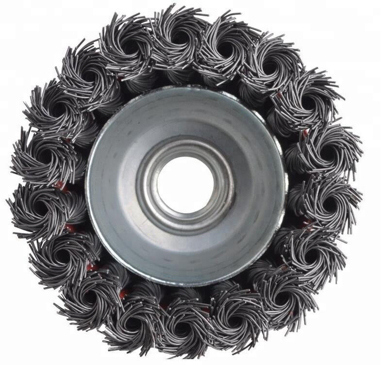 Чашечная щетка из нержавеющей стали Twisted Knot