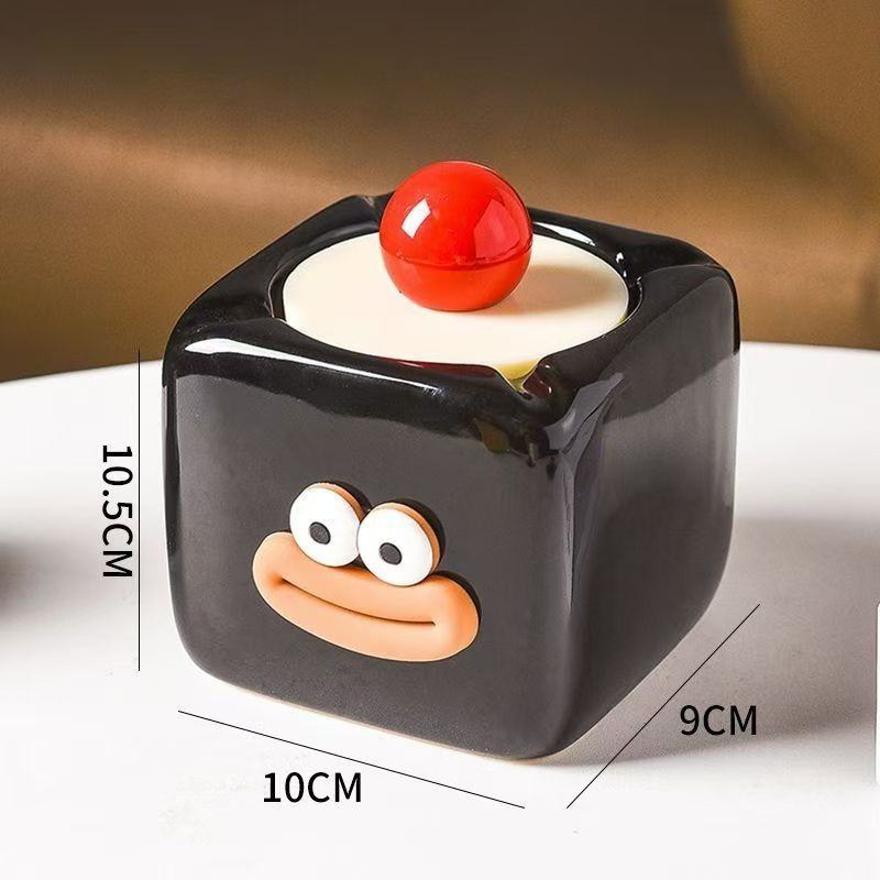 Hot Selling 10.5*10.5*9cm Wholesale Customizable Portable Smoking Accessories Ash Holder Ashtray Sausage Lips Ashtray