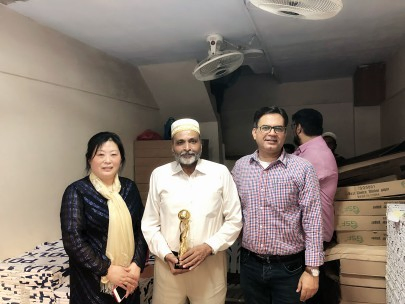 Hot Sell Cheap Cast Coated Adhesive Sticker Paper with Waterbase Glue