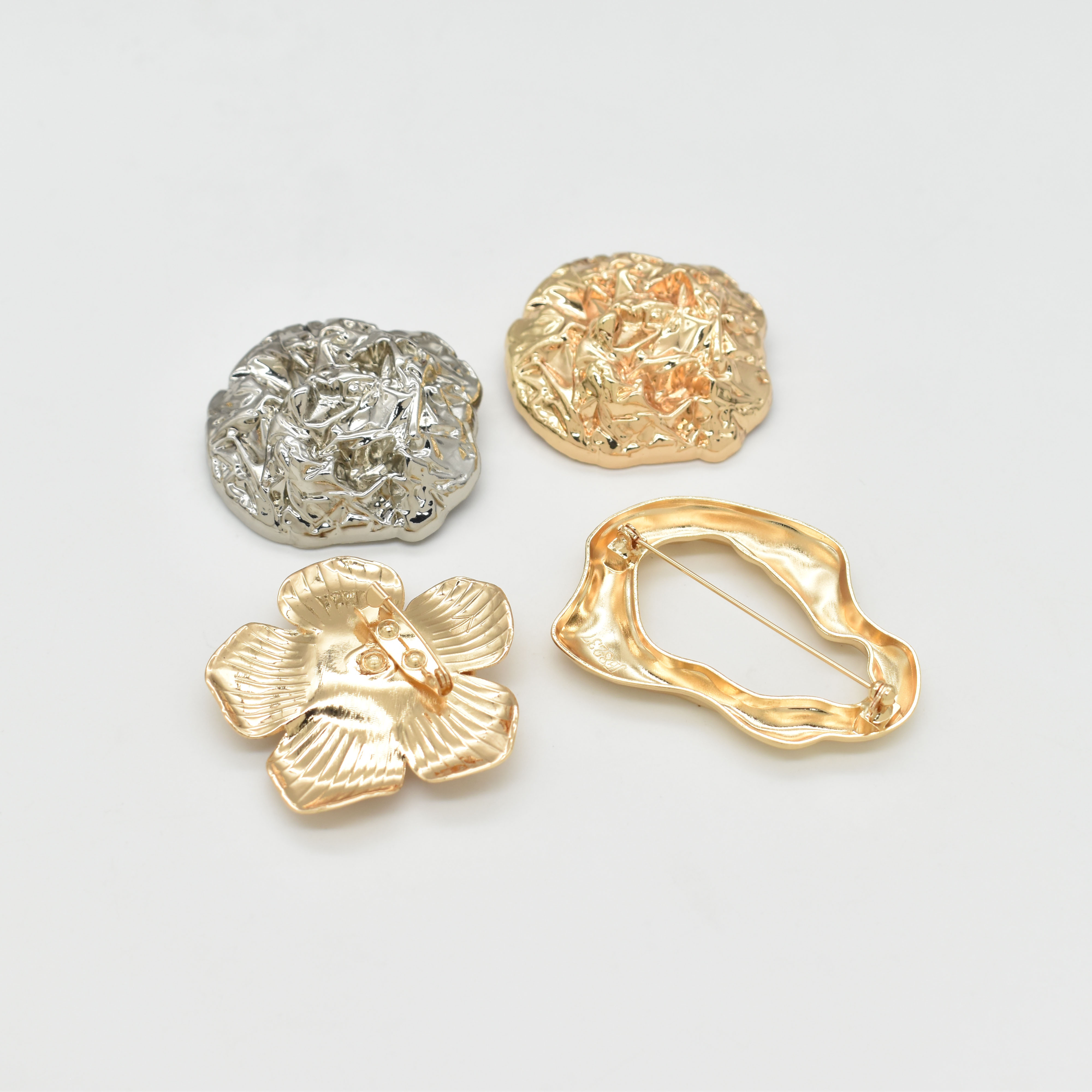 Брошь металлическая декоративная