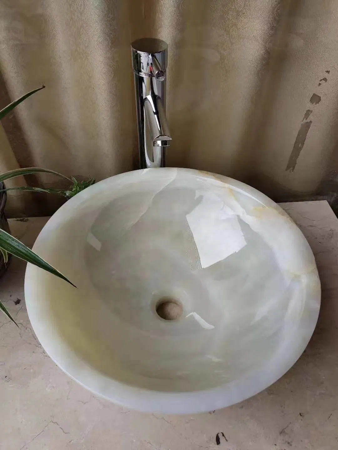 Round Marble Stone Vessel Sinks in Black Forest