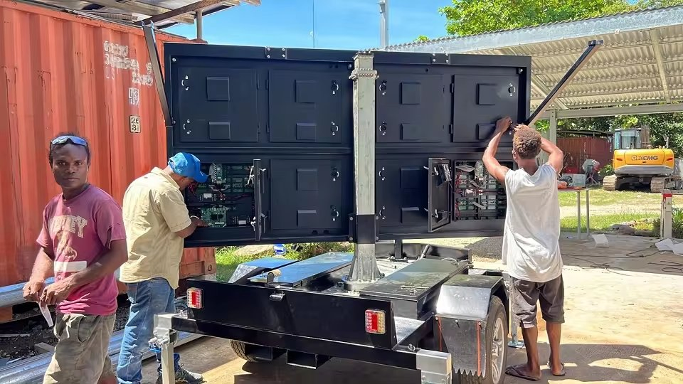 Outdoor Energy Saving LED Display Screen Portable Solar Panel Movable Outdoor Advertising Mobile Trailer LED Display