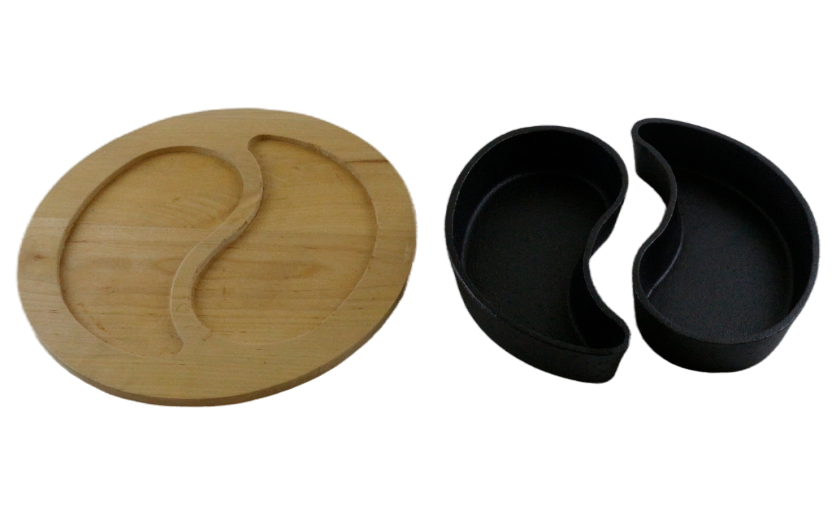 Чугунная сковорода Тайцзи с деревянным подносом