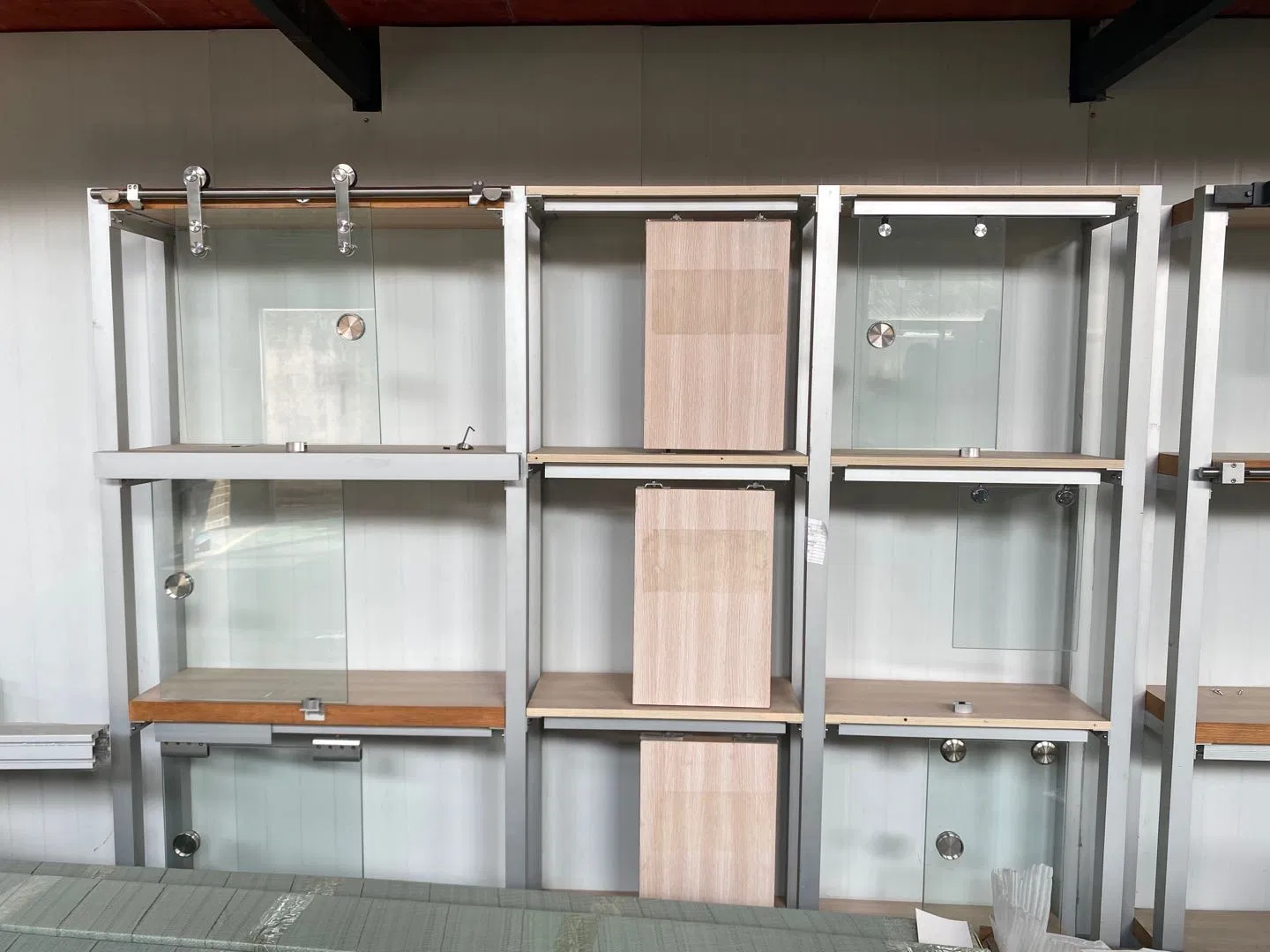 SS304 Sliding Wooden Door Roller Weight Capacity 150kg