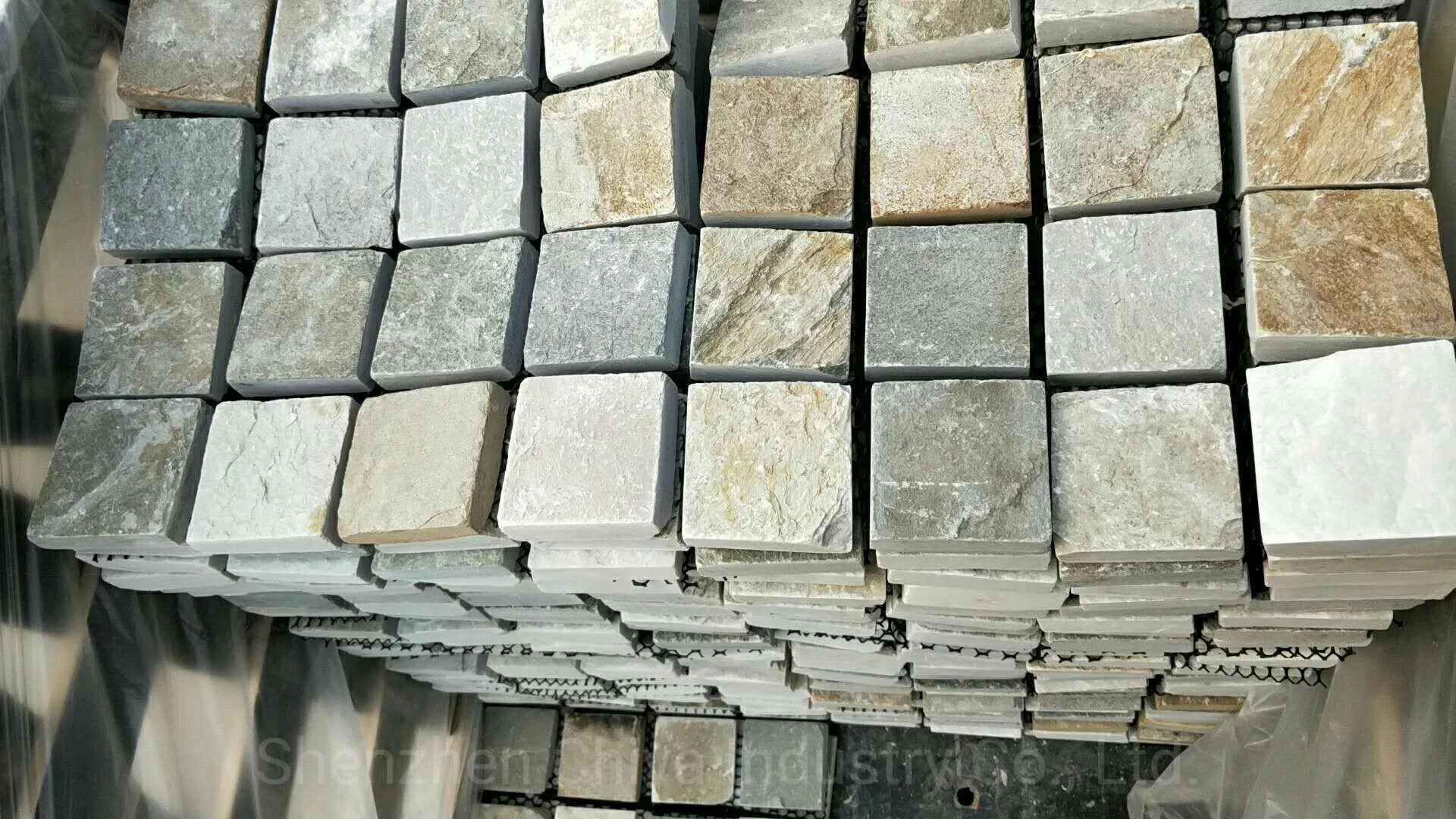 Outdoor/Alfresco Landscaping Paving Stone Natural Quartz/Quartzite Brick Pavers Cobblestone on/with/Mesh