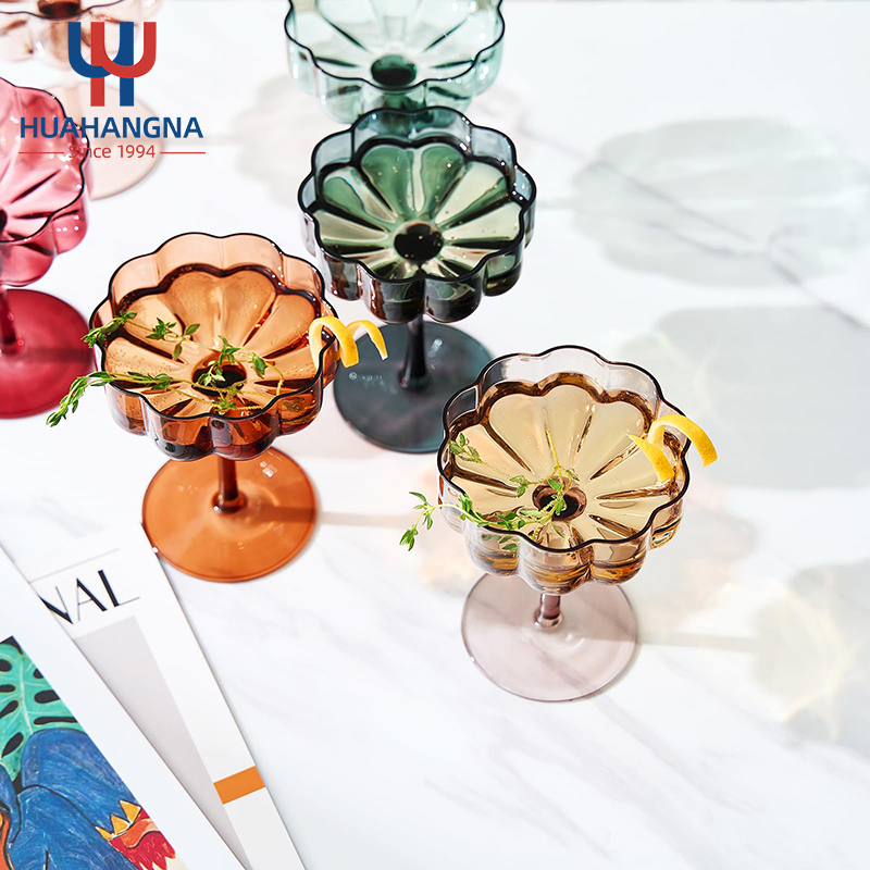 Wholesale Decorative Creative Flower Petal Martini Glass Wedding Vintage Petal Shape Glassware