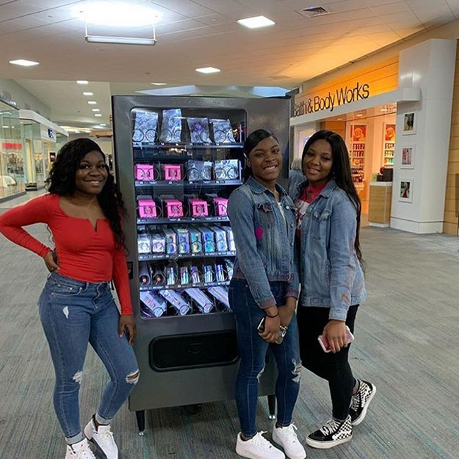 Upus 24 Hours Smart Vending Machine for/Drink/Food/Condom/Beautify/Hair/Combo Vending Machine Mini Vending Machine