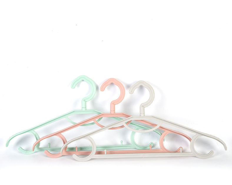 Modern Heavy Duty Cheap Black Anti Slip Plastic Hanger for Underwear Bra