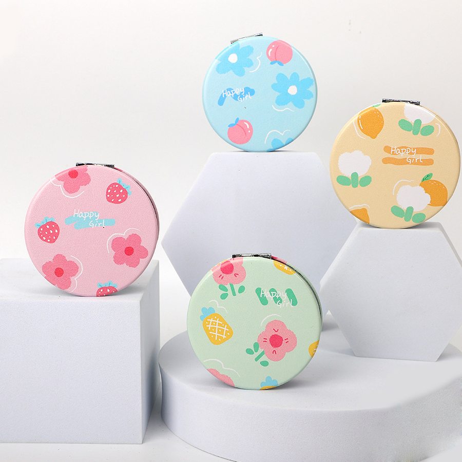 Cute Maze Pocket Mirror with Adorable Expression Designs