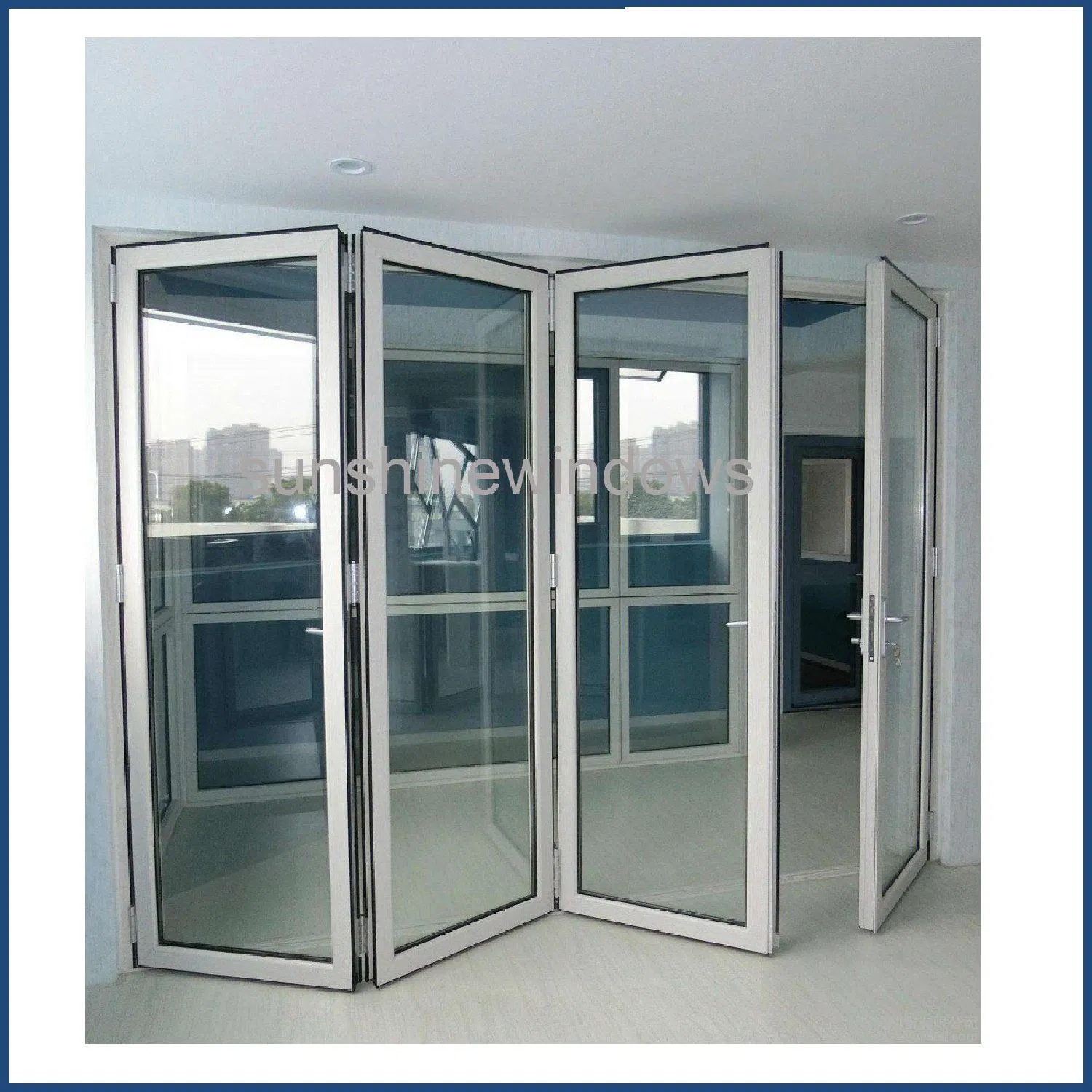 Стеклянная складная дверь двойного остекления