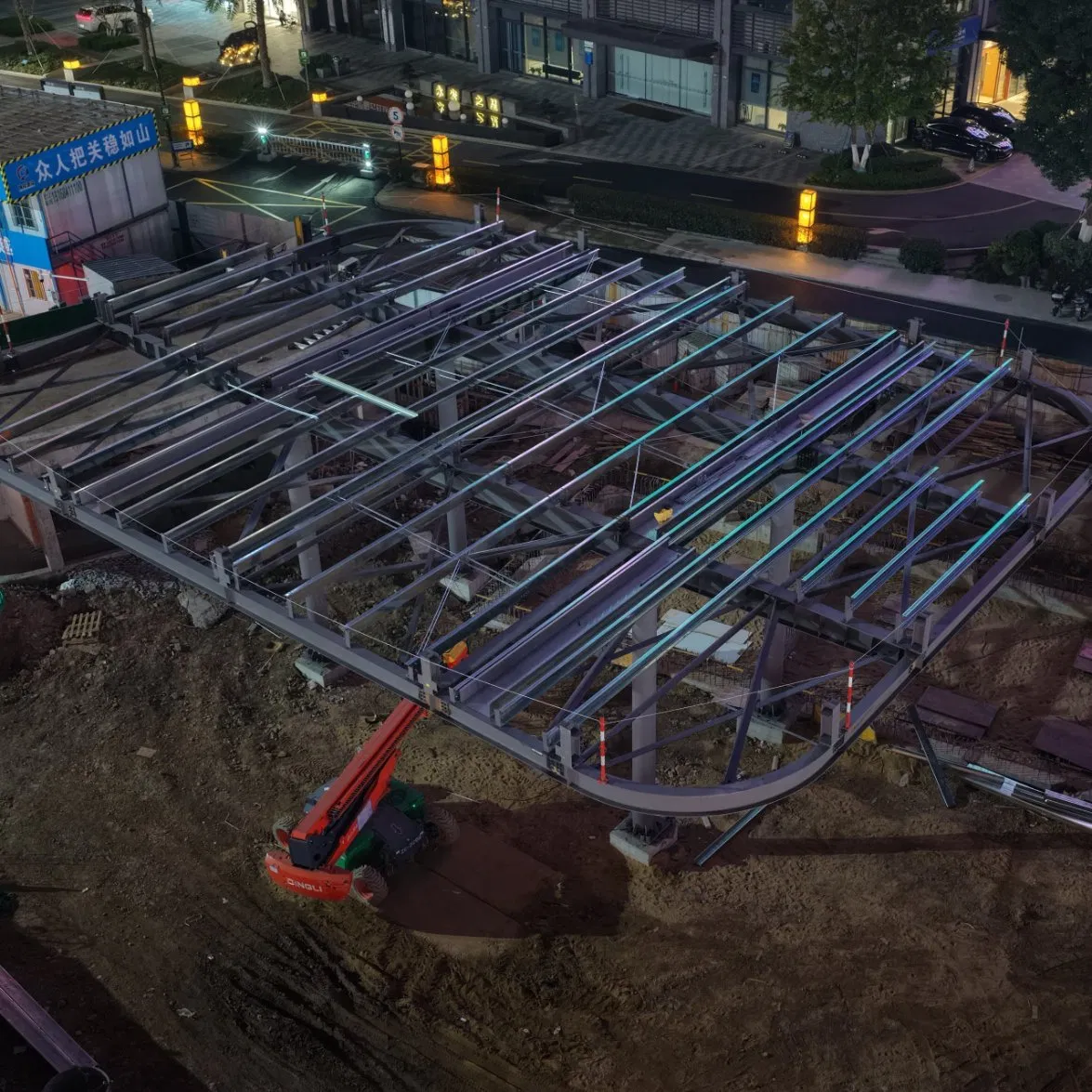 Green & Recyclable China Wholesale Customized ISO CE Steel Structure Building Material of Gas Station with Fireproof & Waterproof Features