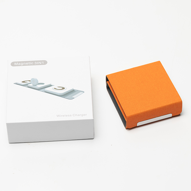 Магнитный складной беспроводной зарядник 3 в 1