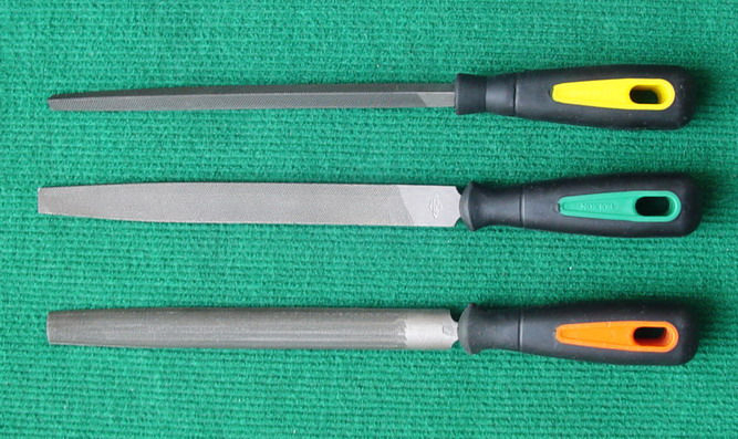 Набор стальных напильников 3 шт с пластиковой ручкой