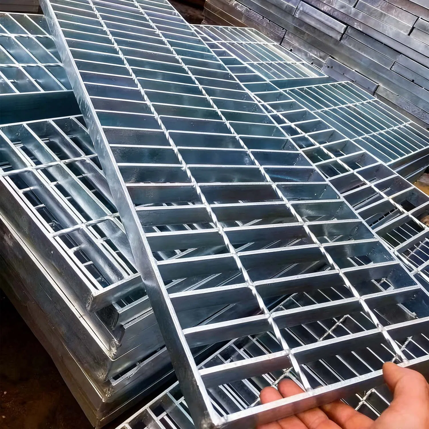 Industrial Walkway Roof Rust-Resistant Galvanized Steel Grating Grid Panels