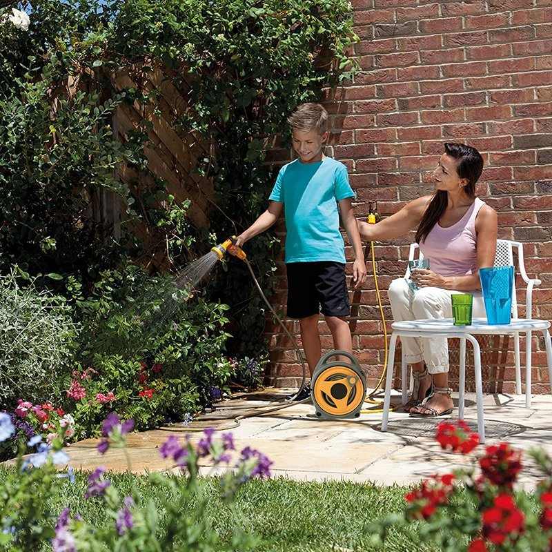 Compact Hose Reel Mannually Retractable Easy to Lift for Watering