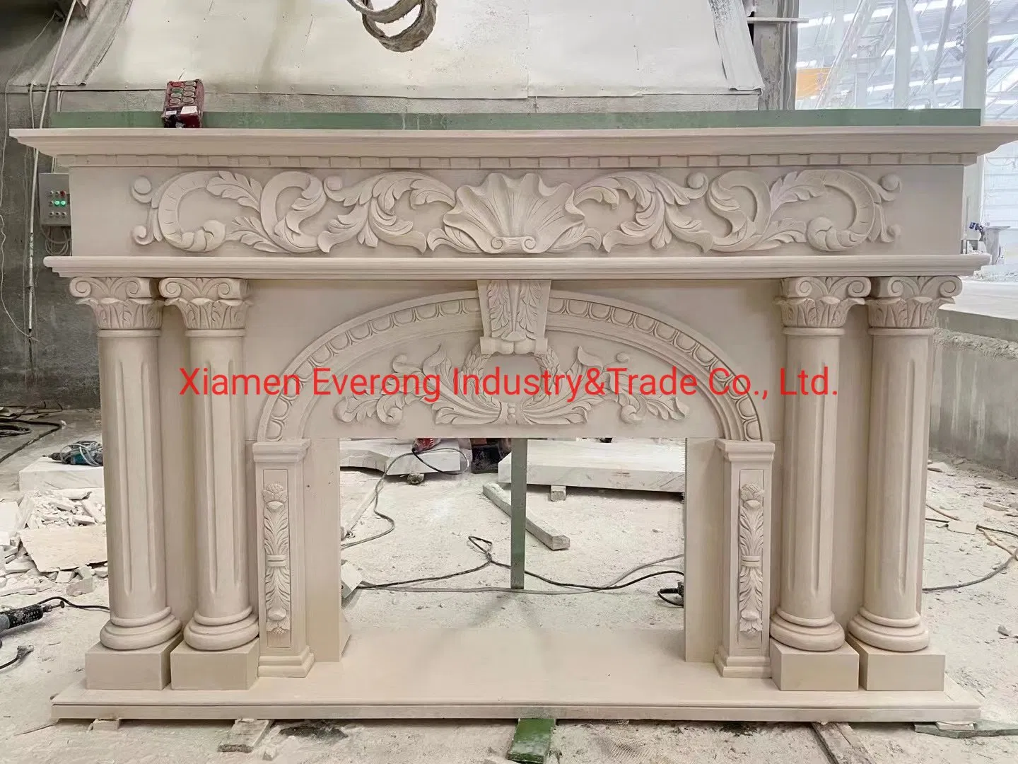 White Marble Stone/Limestone/Travertine Fireplace Mantel/Fireplace with Good Carving