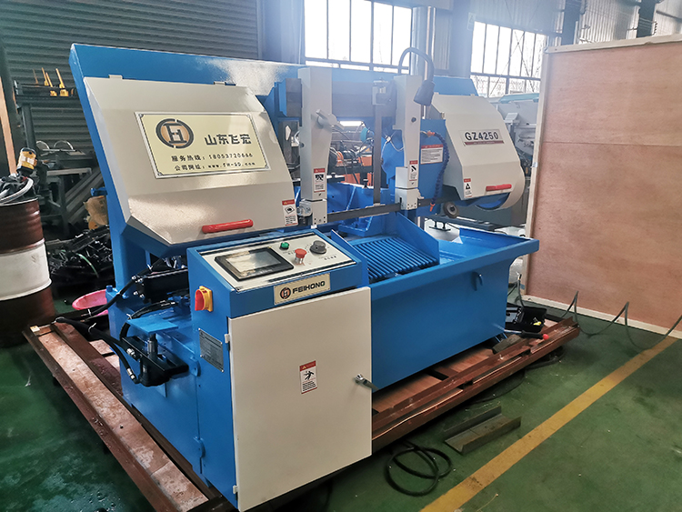 Станок ленточнопильный с гидравликой по металлу