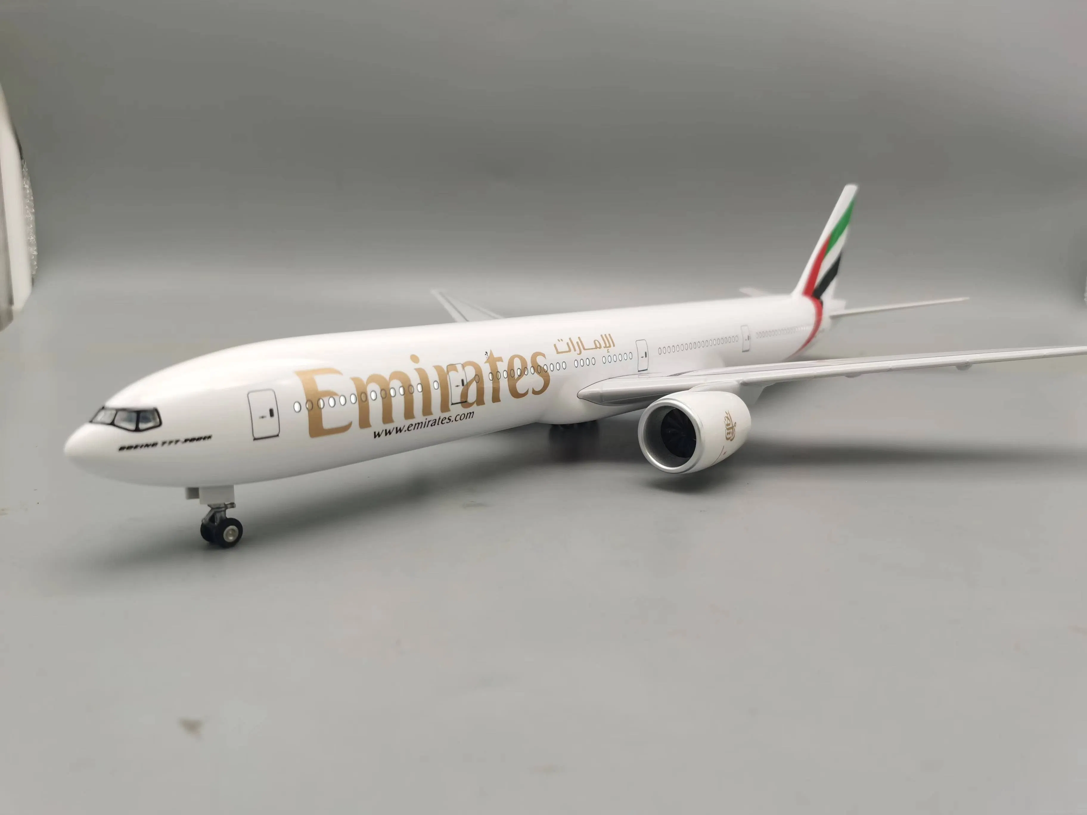 Micro Scale Airplane Model Making Suitable for Airplane Model Enthusiasts