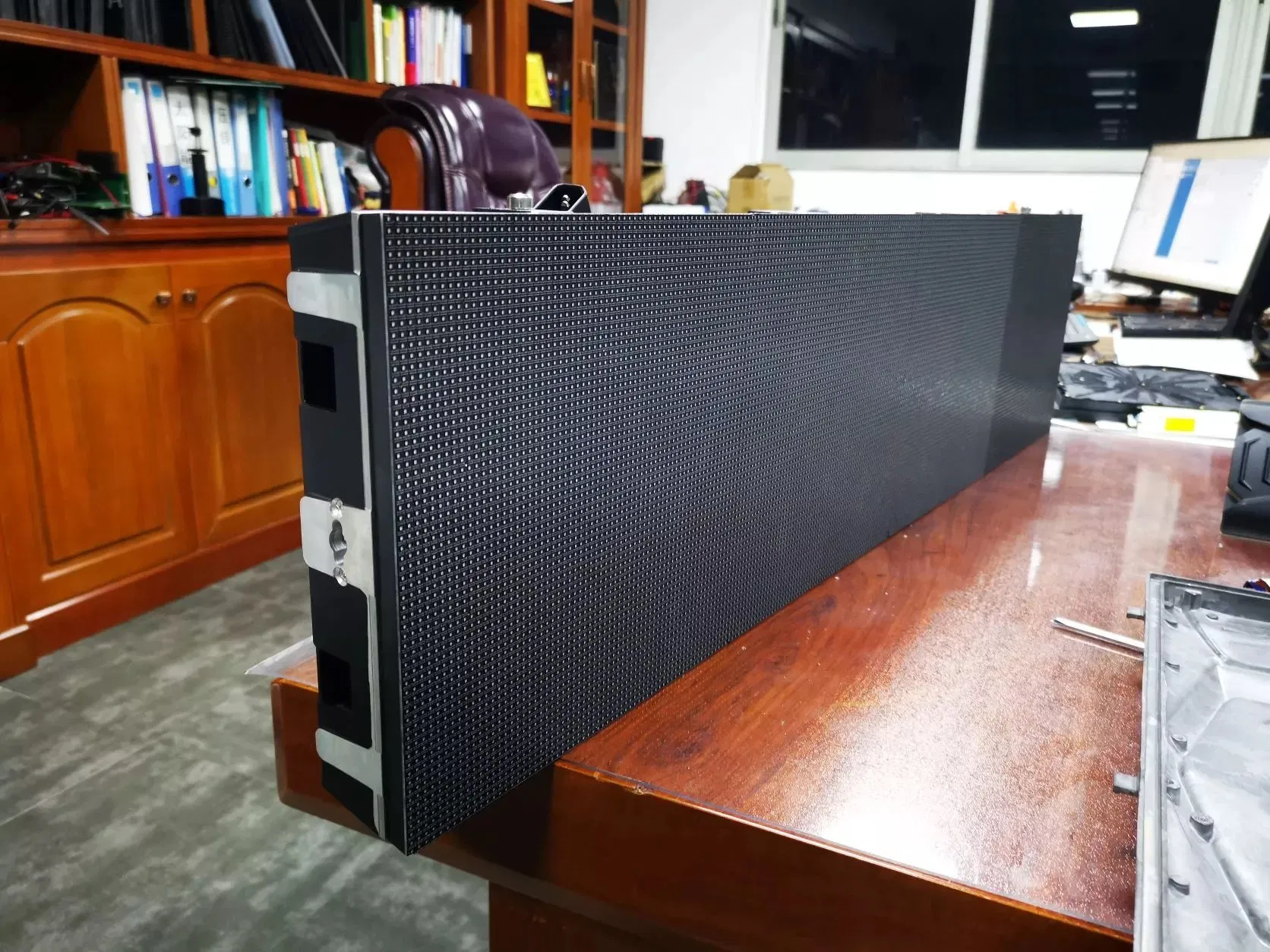 P1.953/P2.5/P2.976/P3.91/P4.81 Indoor 1000X250mm LED Display Die Casting Aluminum Cabinet Frame