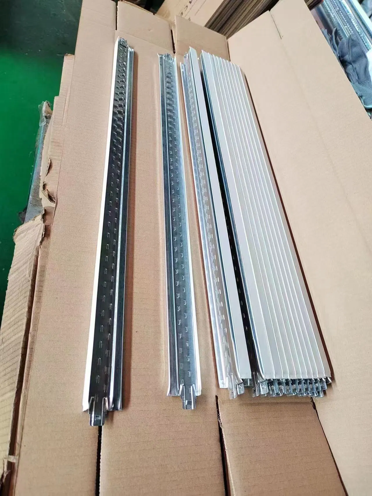 High Load-Bearing & Rust and Corrosion Resistant & Shockproof & Warp-Resistant Tee Grid