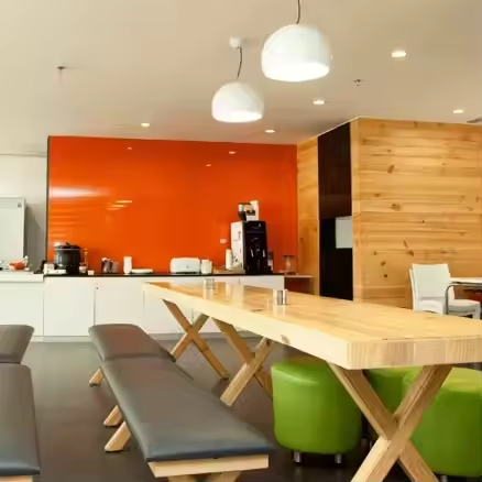 4mm-19mm White Tinted Backpainted Glass, Lacquered and Varnished. Ideal for Custom Glass Projects in Furniture Industry