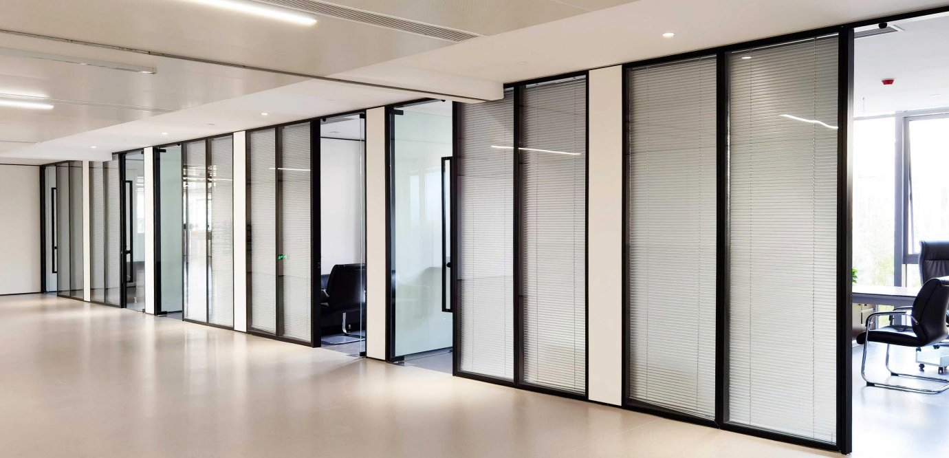 Soundproof Modern Visible Framed Louver Office Partition Separation Blustrade Shopfront